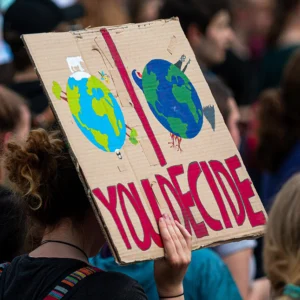 Clima e politica: chi sta davvero facendo qualcosa e chi sta solo parlando?